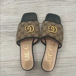 Gucci Women's Black and Brown Logo Mules